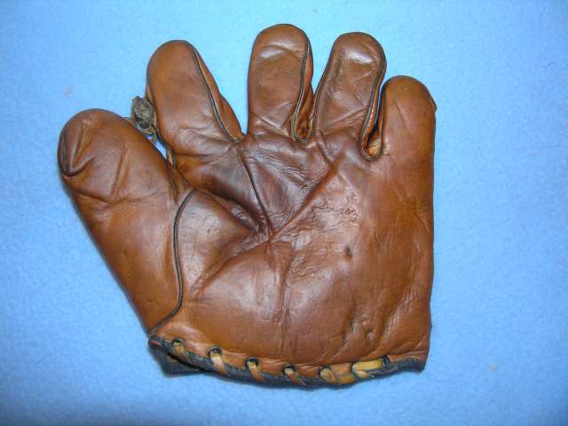 Johnny Vergez Wilson 635 1 Front Doug